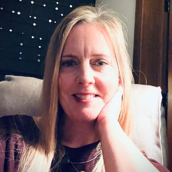 Meet your Posher, Karin - Picture 1 of 1